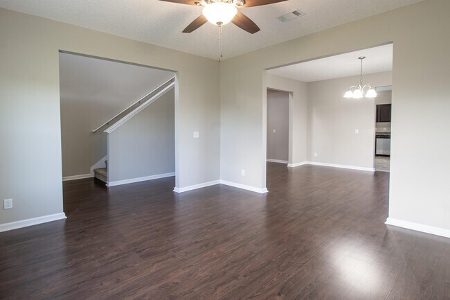 Building Photo - 1303 Windrow Dr