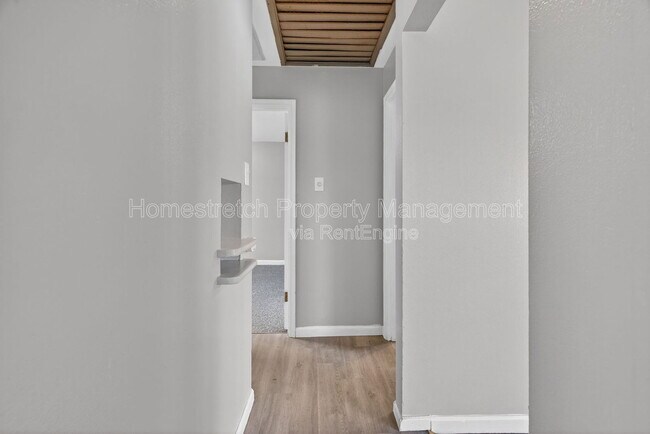 Building Photo - 1214 Forest Home Dr