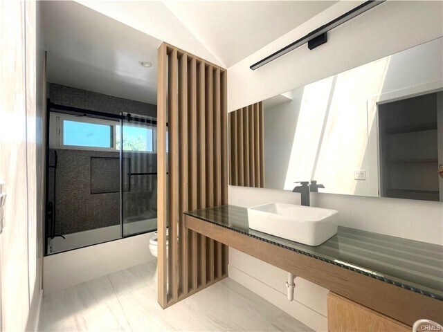 Building Photo - 1 Tamizar