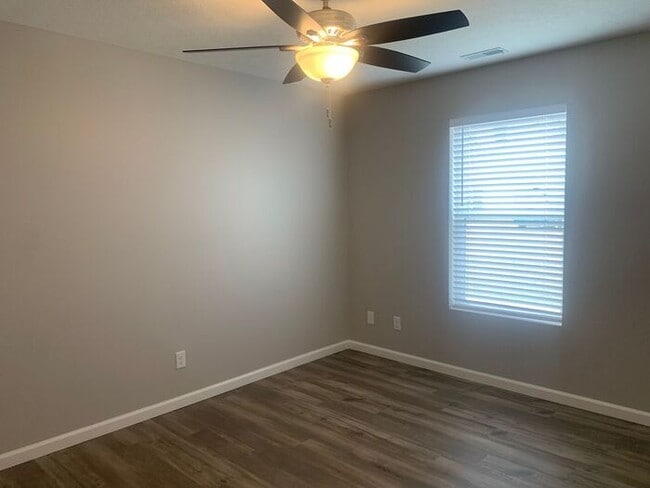 Building Photo - Experience modern living in this beautifully designed 4-bedroom, 2 full-bath home located East of...