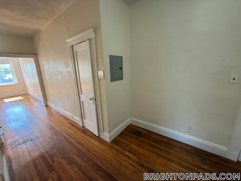 Building Photo - 9 Egremont Rd