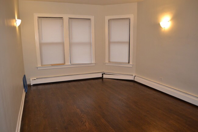 Building Photo - 2948 W Nelson St