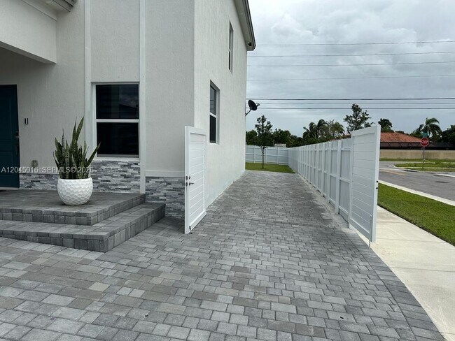 Building Photo - 12760 SW 215th Terrace