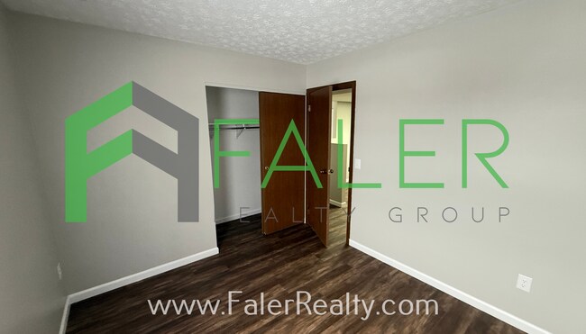 Building Photo - 5265-5303 Belle Isle Dr