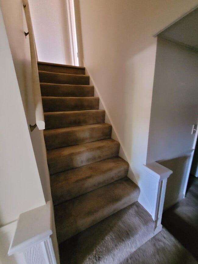 Building Photo - 135 W Main Street