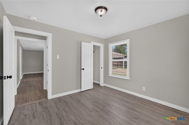 Building Photo - 921 Stetson Ave