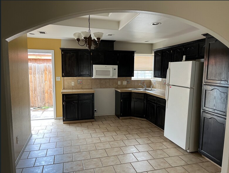 Building Photo - 1804 Agua Fina