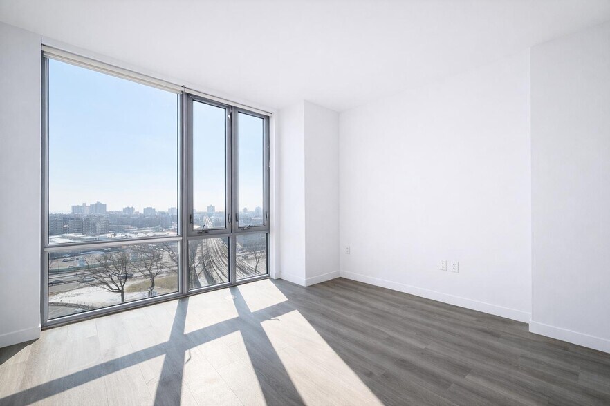 Building Photo - 1524 Sheepshead Bay Rd