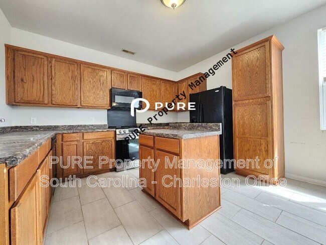 Building Photo - 437 Watershed Dr