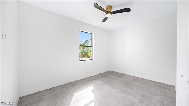 Building Photo - 4127 NW 36th Pl