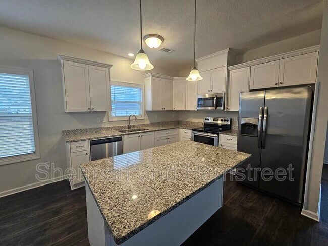 Building Photo - 4017 Pensacola Way