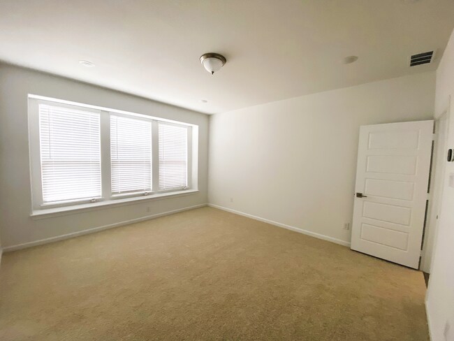 Master Bedroom on 1st floor - 621 Hummingbird Dr