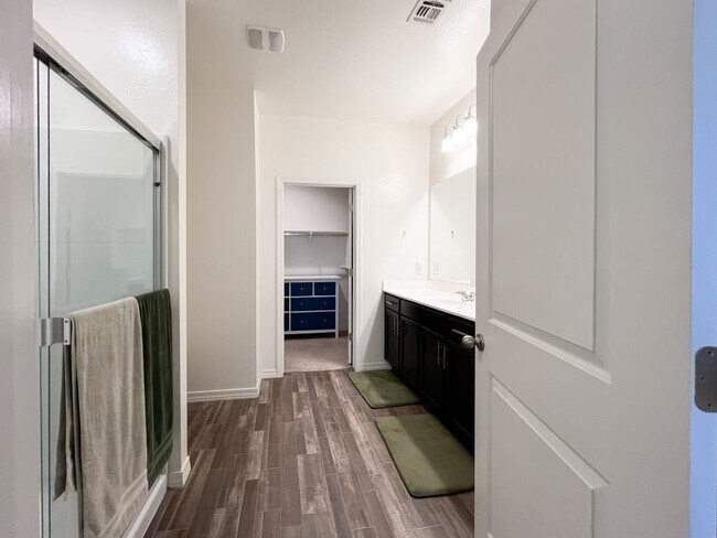 Building Photo - 4590 W Foldwing Dr