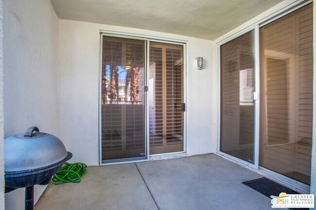 Building Photo - 401 El Cielo Rd
