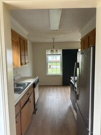 Kitchen - Richmond Road Apartments