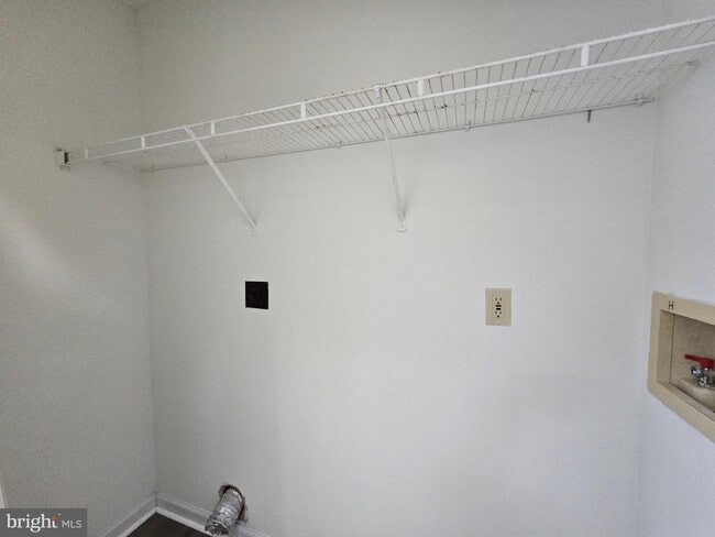 Building Photo - 23 Lordship Ln