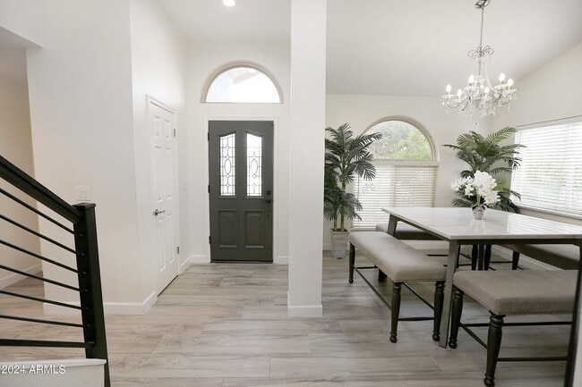 Building Photo - 11271 E Poinsettia Dr