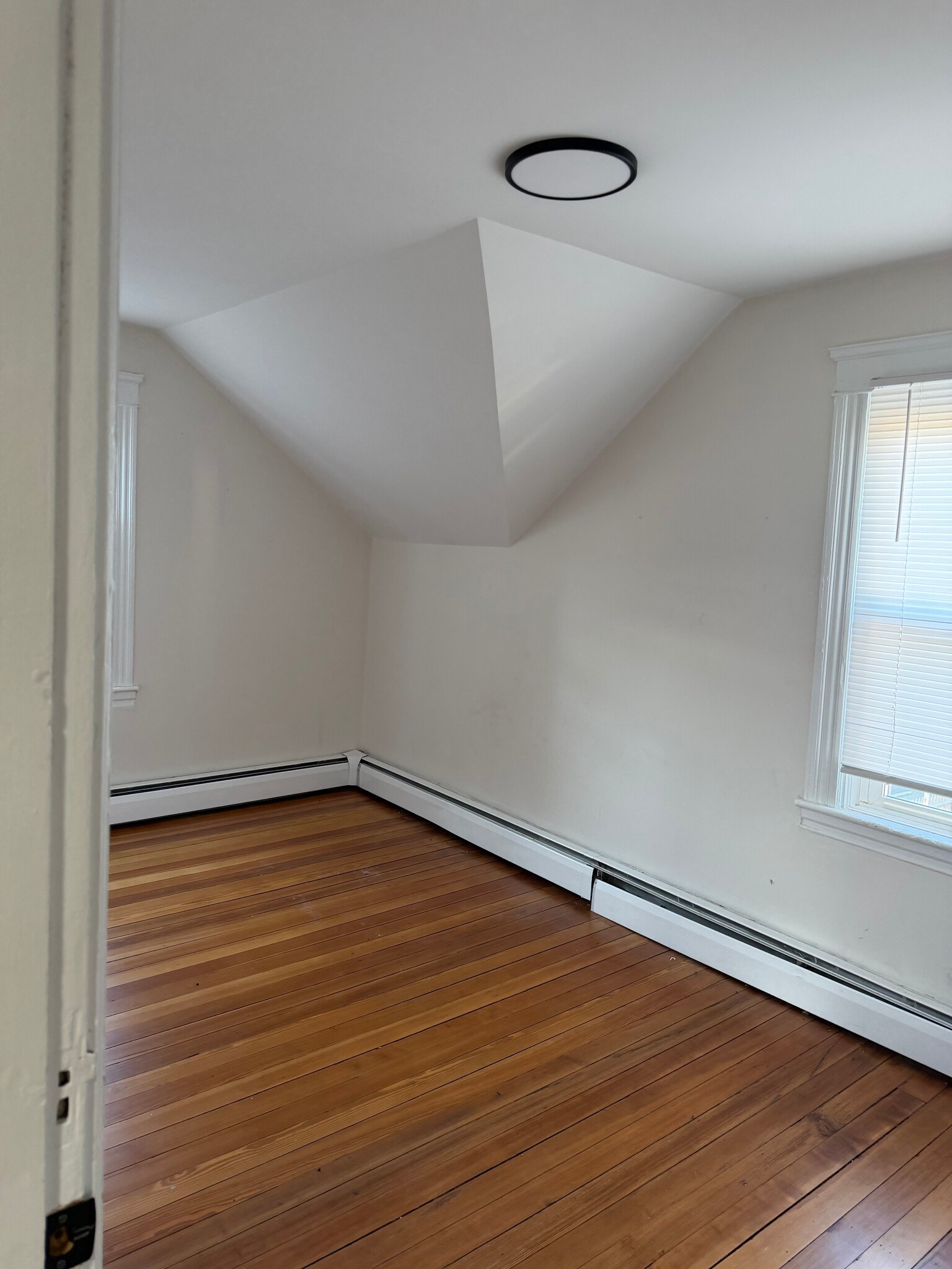 Building Photo - 277 Mauran Ave