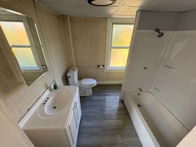 Building Photo - SINGLE FAMILY HOUSE FOR RENT