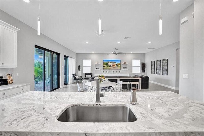 Building Photo - 11720 Waterway Cir