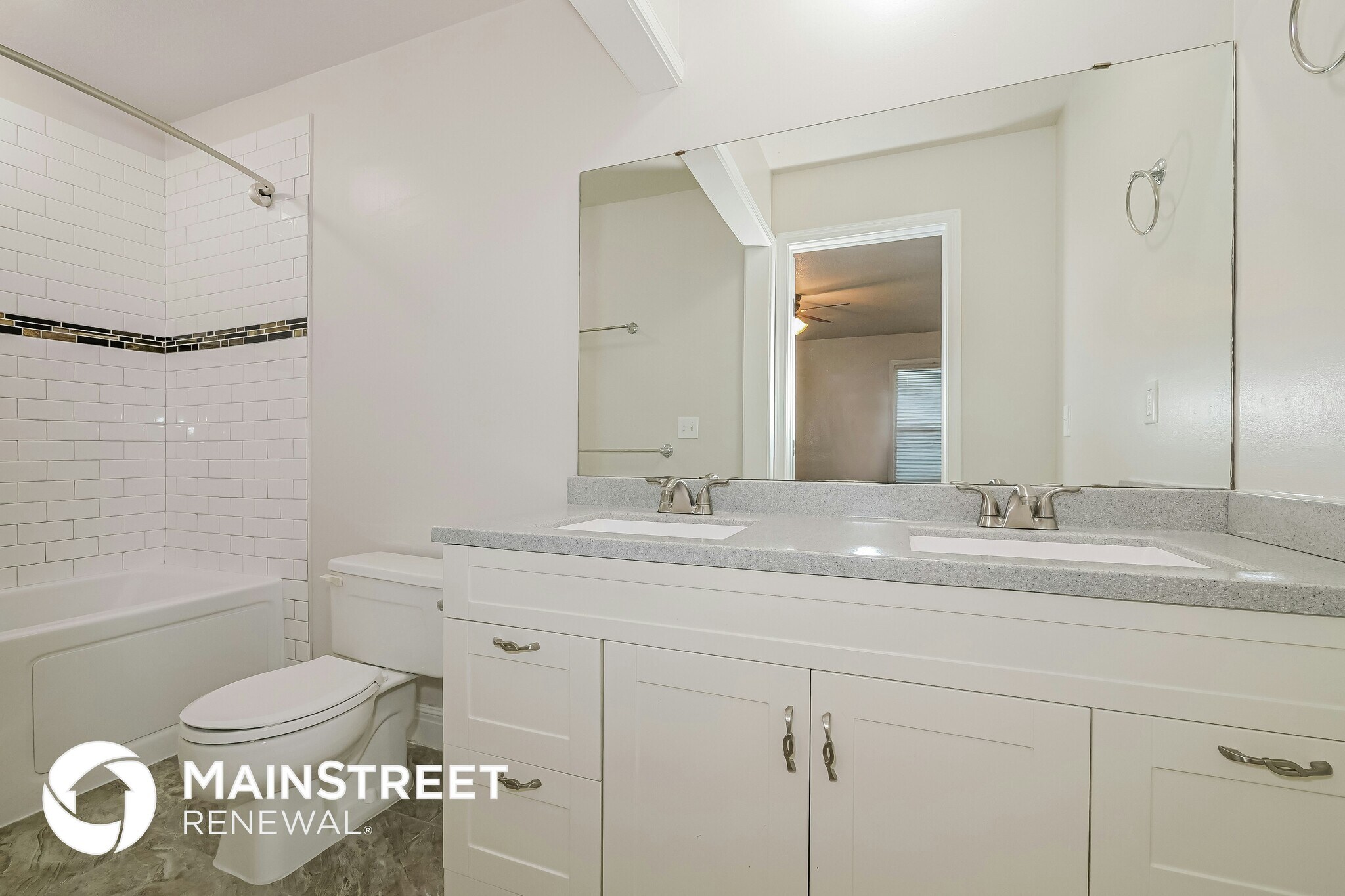 Building Photo - 838 E 125th Terrace