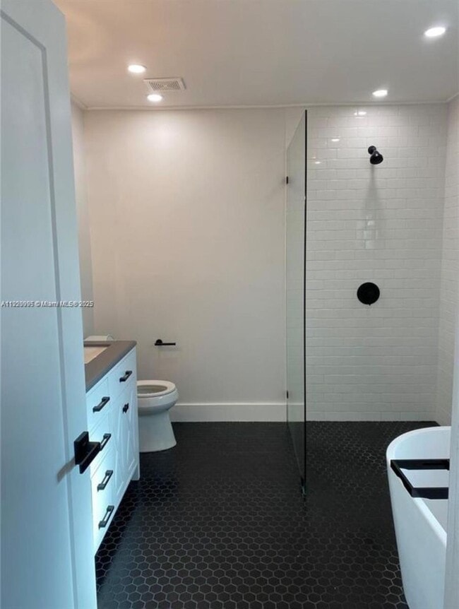 Building Photo - 6327 SW 44th St