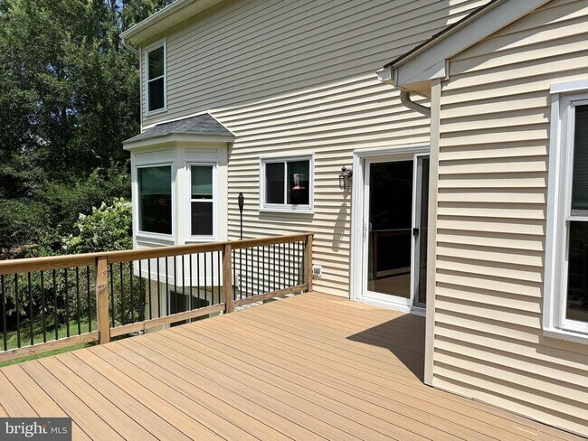 Building Photo - 53 Crestwood Ln