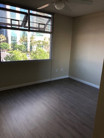 Building Photo - 1133 Waimanu St
