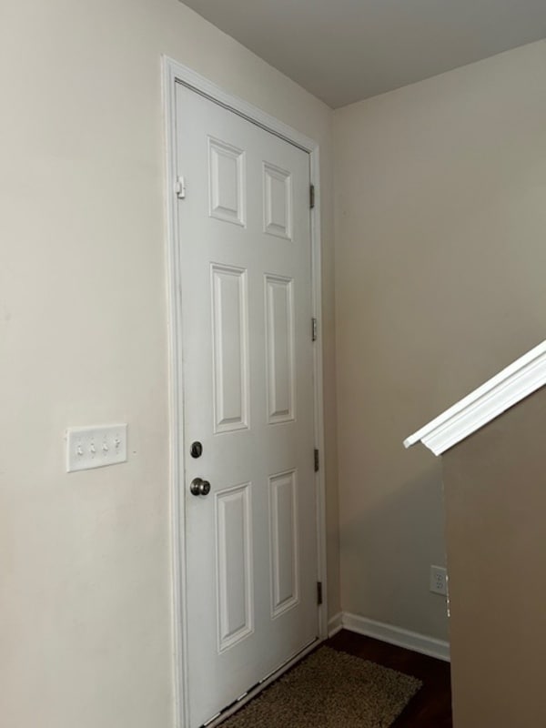 Building Photo - 257 Chesterton Dr