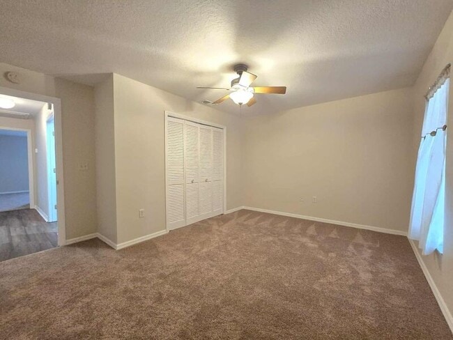 Building Photo - 888 W Stuart St