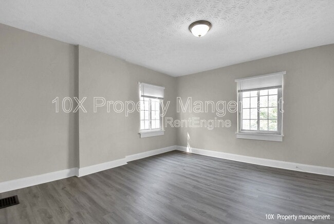 Building Photo - 532 S Terrace Ave