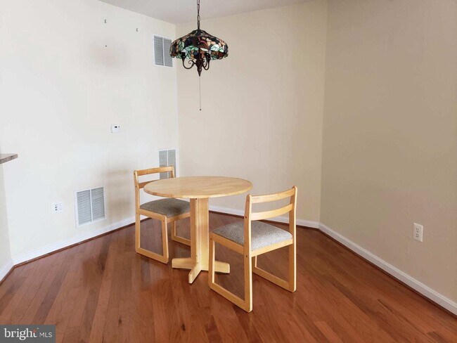 Building Photo - 21855 Locomotive Terrace