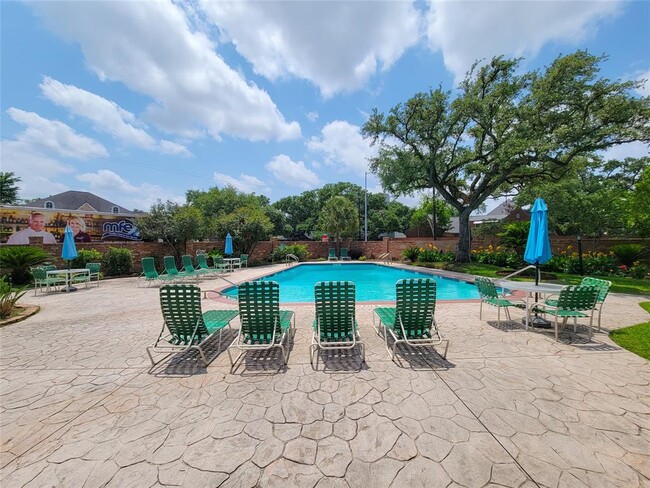 Building Photo - 1601 S Shepherd Dr