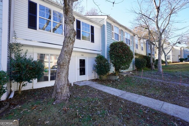 Building Photo - 5702 Wells Cir