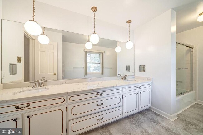 Building Photo - 6209 Stoneham Ln