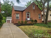 Building Photo - 2021 Staunton Rd