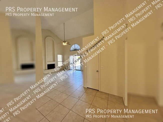 Building Photo - Single Story Phoenix Home Available Februa...