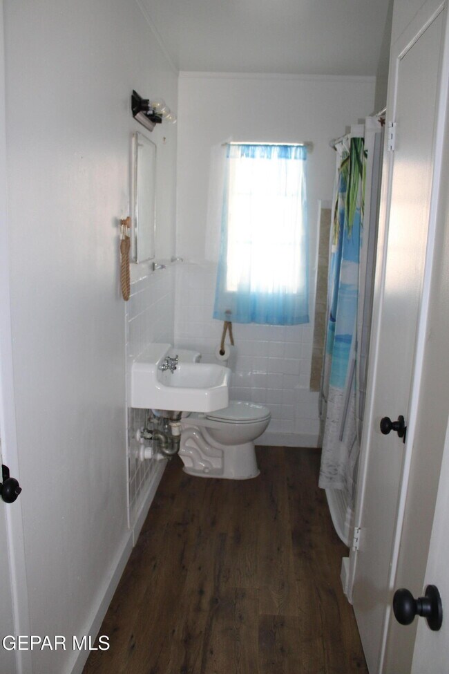 Building Photo - 1405 Clausen Dr