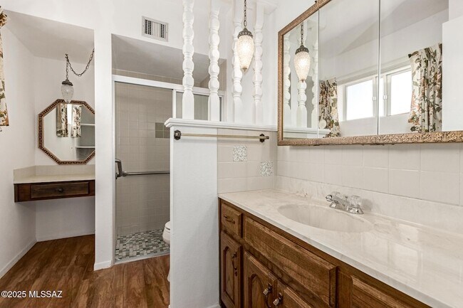 Building Photo - 16381 S Observatory Pl