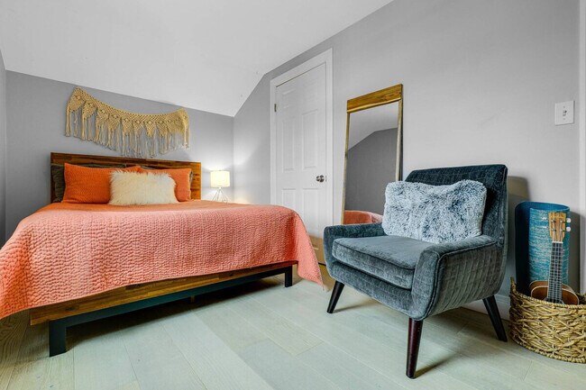 Building Photo - 32 Basin St