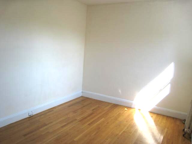 Building Photo - 324 Saint Paul St