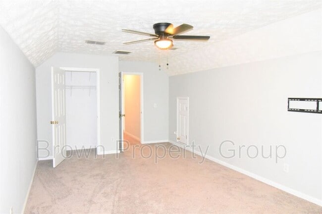 Building Photo - 6405 Rolling Meadows Ln