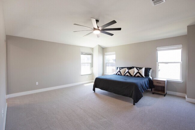 Building Photo - Spacious Home in Easton Park / McKinney Falls