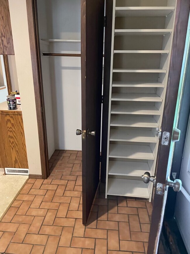 Entry Closest - 819 8th Ave S