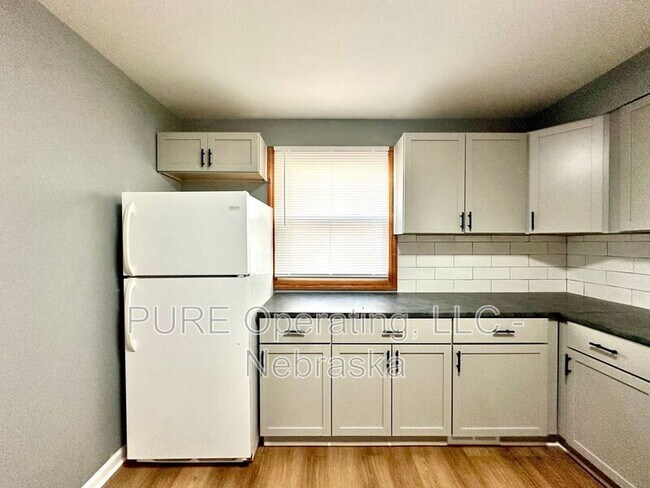 Building Photo - 2205 Lindyview Rd