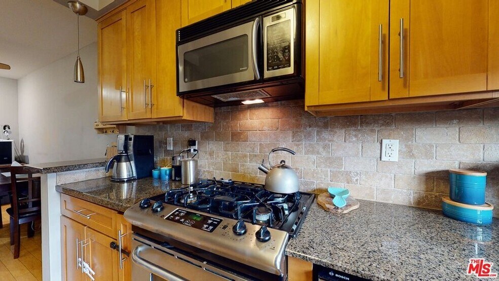 Building Photo - 1144 10th St