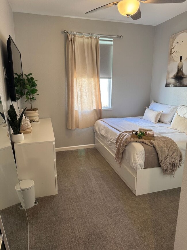 Building Photo - 4 Bed 3 Bath 2 Car Garage