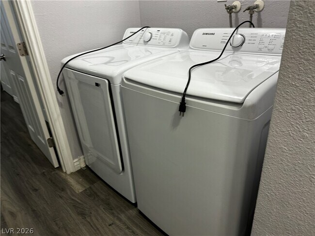 Building Photo - 3915 Cll Tereon