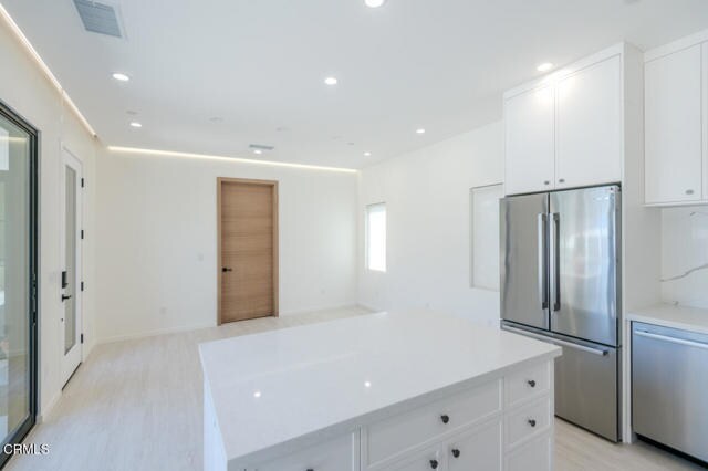 Building Photo - 4819 Oakwood Ave