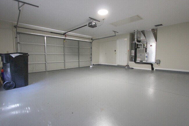 Building Photo - 4404 SW 91st Dr